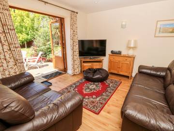 Log Cabin for 4 People in Havenstreet and Ashey, Isle of Wight, Photo 3