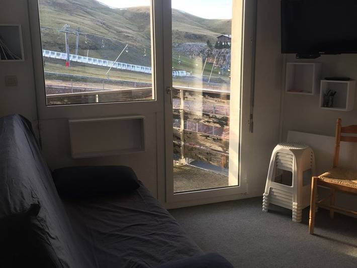 Ganzes Studio, Studio gemütlich, Ski-in/Ski-out, Balkon, bietet Platz für 4, in der Nähe von Shops und kostenlosem Parken in La Pierre Saint-Martin, Arette