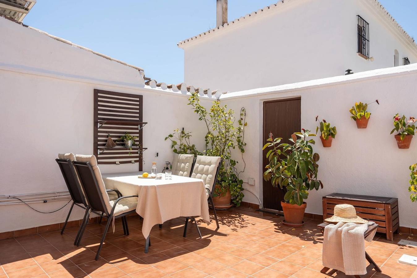 Holiday Home "Casa Pueblo Lopez" with Private Pool, Terrace, Air Conditioning & Wi-Fi in Fuengirola, Costa del Sol
