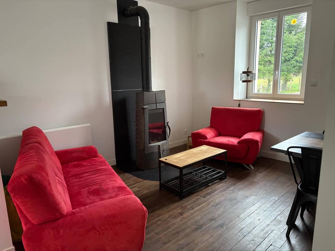 Maison de vacances 'Maison De Vacances' avec piscine privée, jardin privé et Wi-Fi in Messeix, Région de Clermont-Ferrand