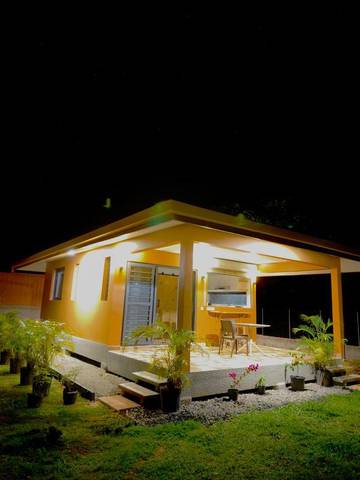 Gîte pour 2 personnes, avec jardin dans Fare