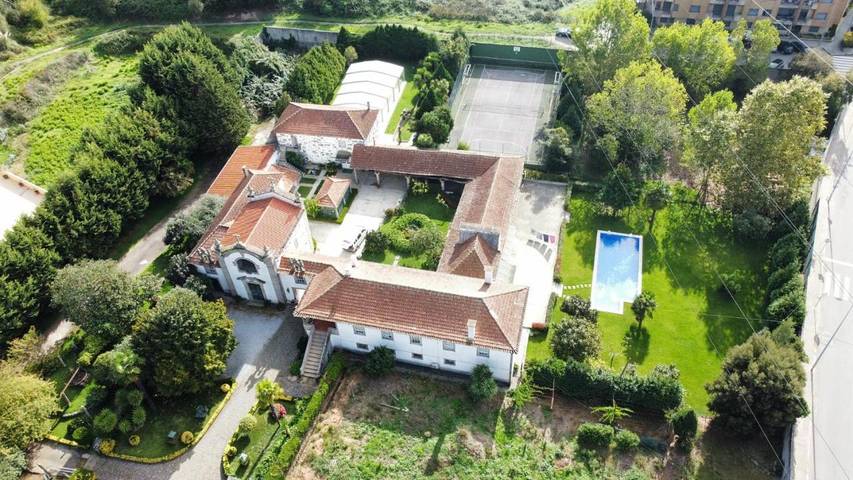 Villa para 10 pessoas, com piscina e jardim e ainda vista em Valongo