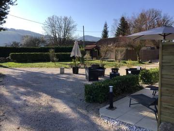 Gîte pour 9 personnes, avec jardin et terrasse, animaux acceptés à Treffort-Cuisiat