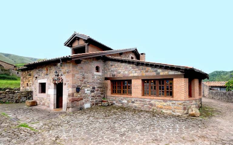 Casa de vacaciones para 9 personas, con jacuzzi y jardín en Valle del Nansa