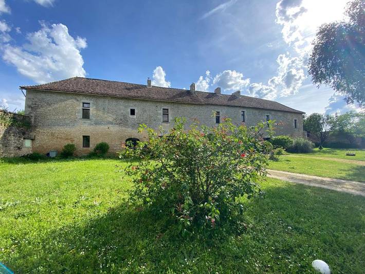 Location de vacances pour 8 personnes, avec jardin et vue, animaux acceptés à Champagné-le-Sec - 2
