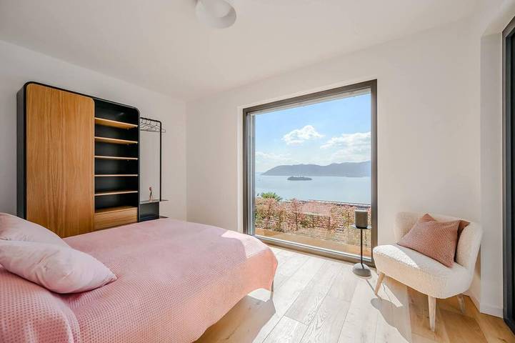 Villa pour 9 personnes, avec jacuzzi et piscine ainsi que balcon et jardin à Comune di Verbania - 4