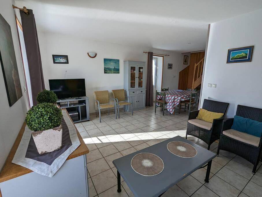 Appartement entier, Two-Bedroom Apartment in Vals-les-Bains, Parc naturel régional des Monts d'Ardèche