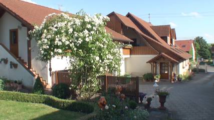Vacation Rental for 6 Guests in Sulzdorf a.d.Lederhecke, Lower Franconia, Picture 2