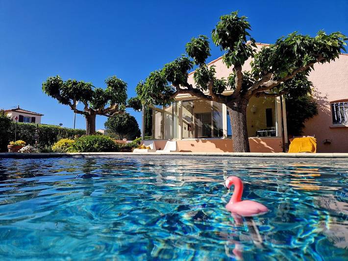 Location de vacances pour 6 personnes, avec piscine ainsi que terrasse et jardin à Ginestas - 2