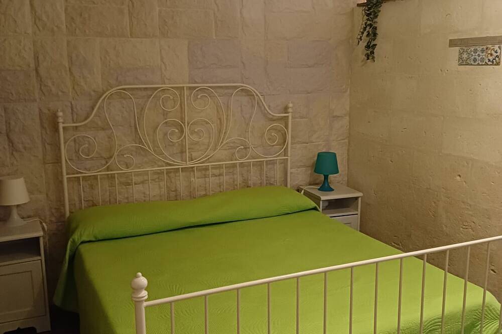 Apartment für 4 Personen in einer Villa, 100 m vom Sandstrand entfernt in Torre Chianca, Lecce Provinz