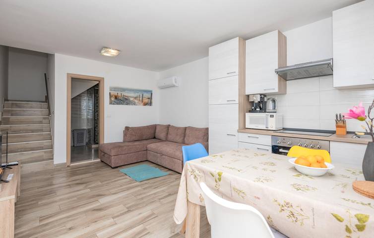 Ganze Ferienwohnung, Gemütliche Ferienwohnung mit Terrasse in der Nähe des Flusses Neretva – Parkplatz und WLAN inklusive in Rogotin, Dubrovnik-Neretva