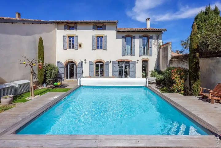 Holiday home for 10 people, with pool and garden as well as terrace - 1