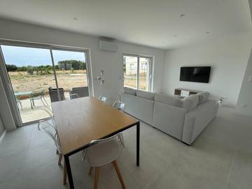 Gîte pour 12 personnes, avec vue et jardin, adapté aux familles à Salles-sur-Mer