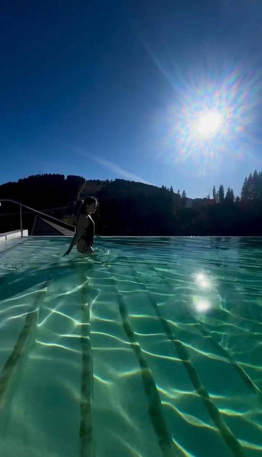 Appartement de vacances pour 4 personnes, avec terrasse ainsi que vue et piscine