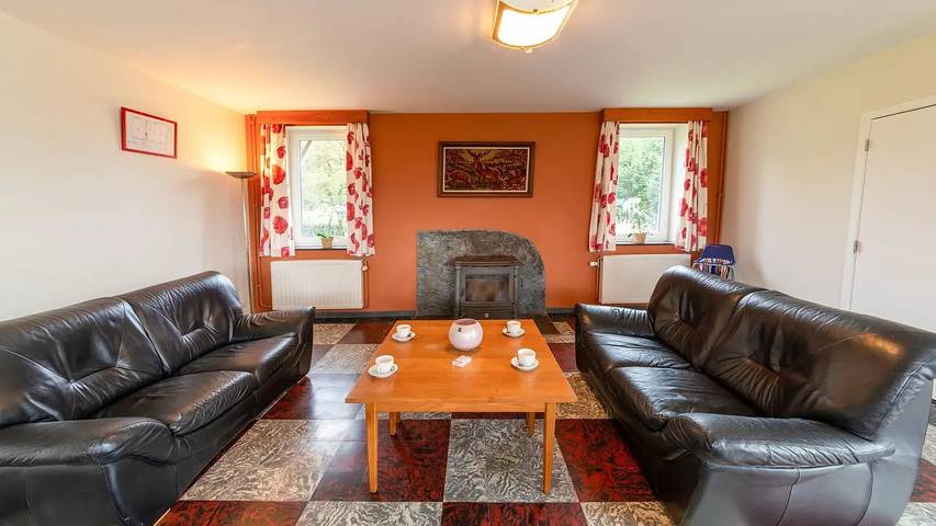 Location de vacances pour 33 personnes, avec jardin et jacuzzi à Ferrières (Liège) - 2