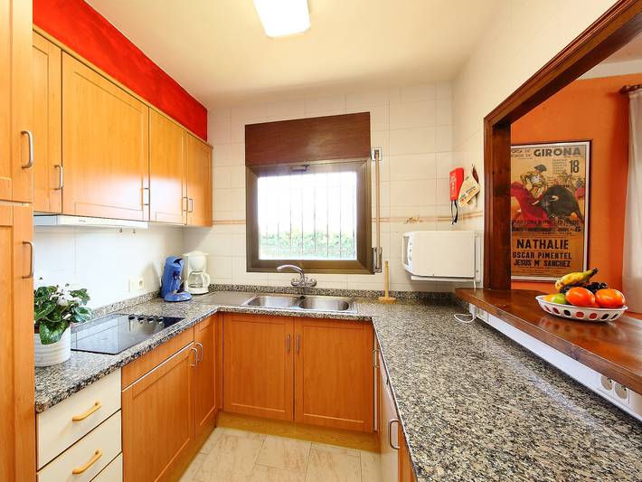 Location de vacances pour 8 personnes, avec jardin dans Sant Martí d'Empúries - 3