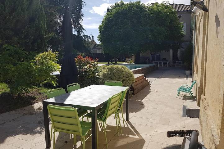 Gîte pour 5 personnes, avec Terrasse ainsi que Jardin et Piscine
