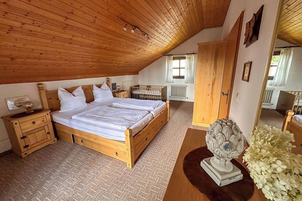 Ganze Wohnung, Gemütliches Ferienhaus mit Garten und Terrasse in Büchelberg, Windorf