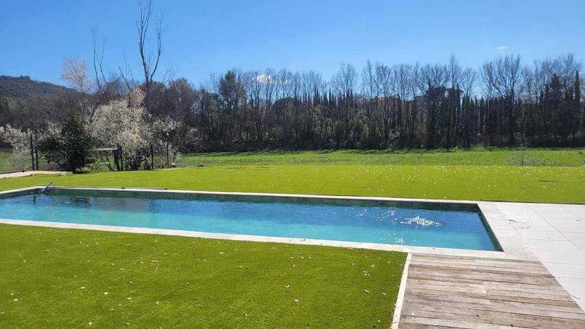 Location de vacances pour 9 personnes, avec piscine ainsi que jardin et vue à Fox-Amphoux - 2