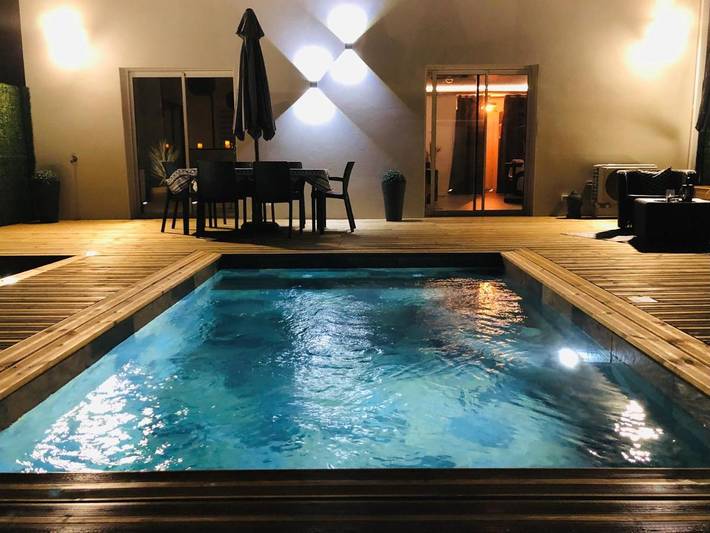 Location de vacances pour 2 personnes, avec jacuzzi et piscine ainsi que jardin et sauna à Marzan - 2