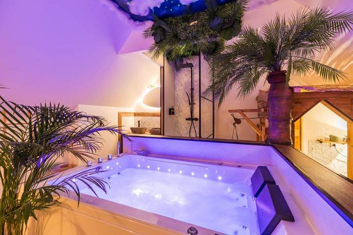 Location de vacances pour 2 personnes, avec jacuzzi et terrasse à Bégard