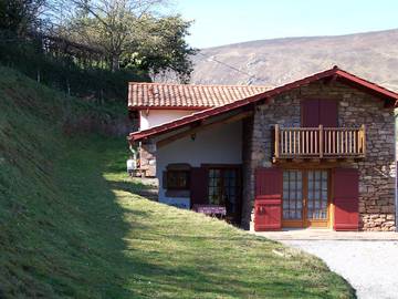 Gîte pour 7 personnes, avec terrasse et jardin, animaux acceptés à Itxassou