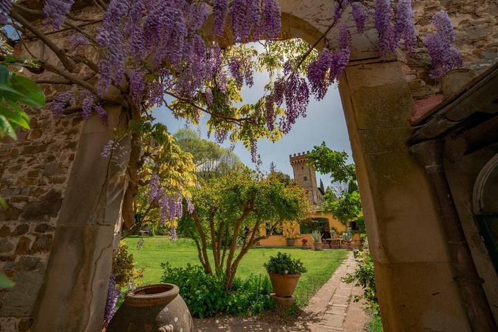 Villa for 4 people, with Terrace and Garden as well as View in Florence