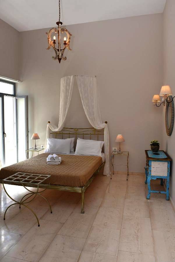 Maison d’hôte pour 4 personnes, avec balcon dans Syros - 3