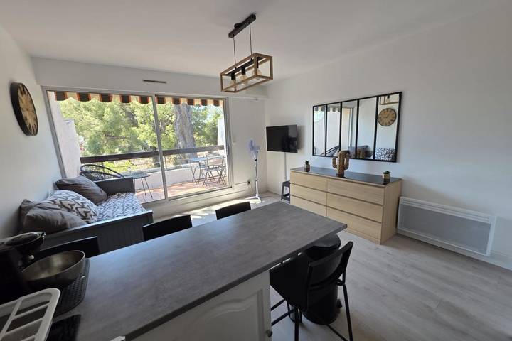 Apartamento para 4 personas, con piscina y balcón, Familias con niños en La Ciotat