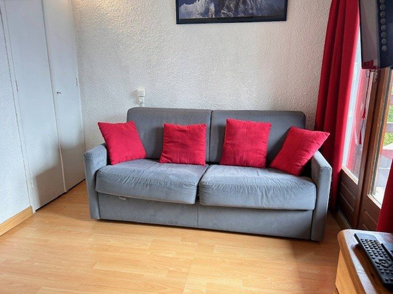 Apartamento entero, Apartamento 3 piezas cerca de pistas, 2 habitaciones, aparcamiento, lavadora - Risoul 1850 in Station de Risoul, Risoul