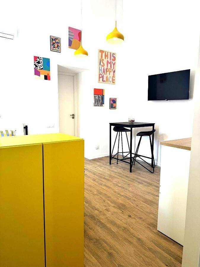 Appartement entier, Le jardin d'Eden Color -Tramway à 1 min-Hôpitaux Est-Eurexpo-Groupama stadium-Parking gratuit-Climatisé in Bron, Lyon et ses environs