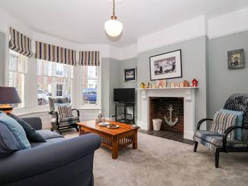 Log Cabin for 8 People in Southwold, Waveney District, Photo 4