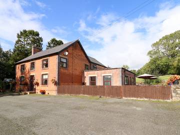 Cottage for 15 People in Powys, Mid-Wales, Photo 4