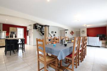 Chalet pour 11 Personnes dans Ahaxe-Alciette-Bascassan, Région de Bayonne, Photo 4