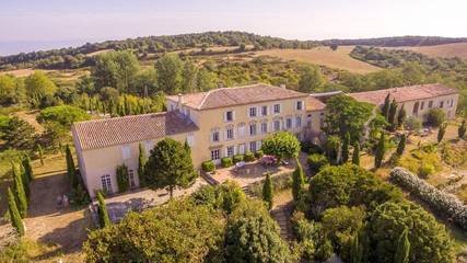 Chambre d’hôte pour 24 personnes, avec jardin ainsi que piscine et vue à Montréal (Lanquedoc-Roussillon)