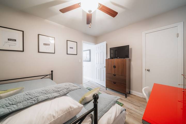 Vacation rental for 7 people, with terrace and yard, with pets in Fullerton