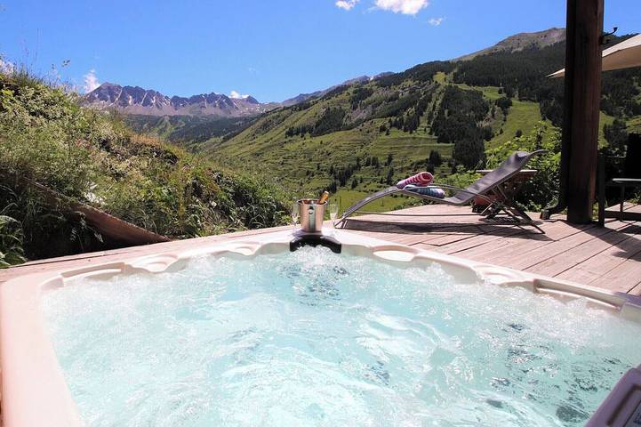 Maison pour 19 personnes, avec jardin ainsi que sauna et jacuzzi, animaux acceptés dans Vars (station de ski)