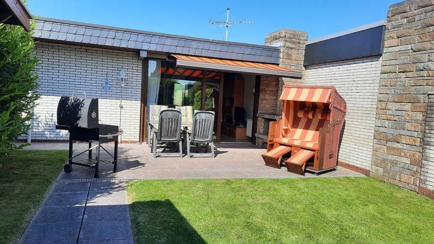 Ferienhaus für 4 Personen, mit Terrasse und Garten in Tossens