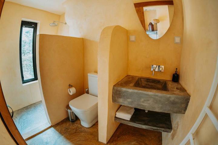 Maison d’hôte pour 2 personnes, avec jardin ainsi que piscine et terrasse dans Avis - 4