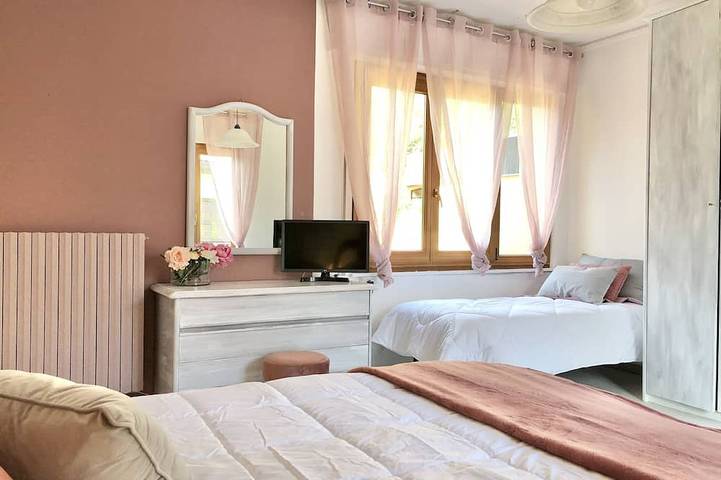 Gîte pour 8 personnes, avec balcon et jardin à Porto Ceresio - 2