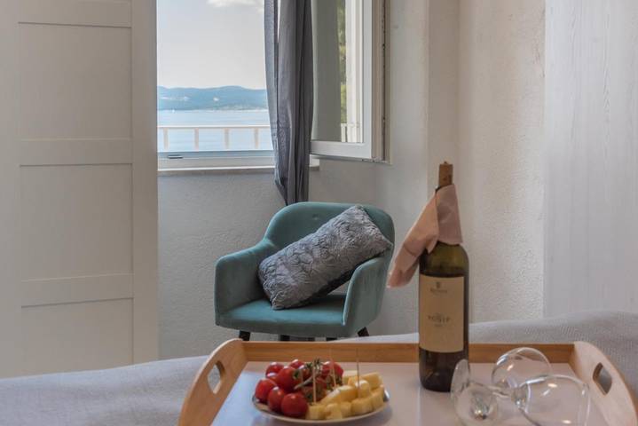 Ferienwohnung für 2 Personen, mit Garten und Ausblick sowie Terrasse in Krvavica - 2