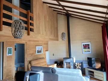 Gîte pour 4 personnes, avec terrasse et vue, adapté aux familles dans Petit Coo
