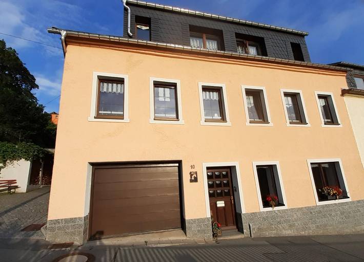 Ferienwohnung für 6 Personen, mit Balkon und Terrasse sowie Garten in Annaberg-Buchholz