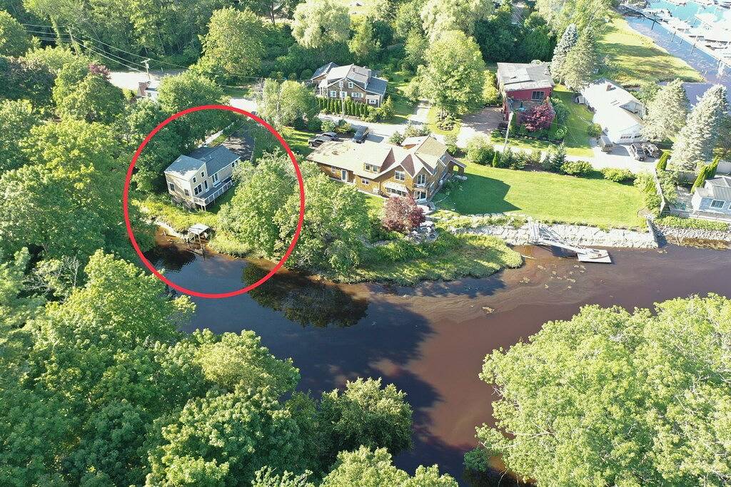 Waterfront Coastal Cottage in Kennebunk, Maine in Kennebunk, York County