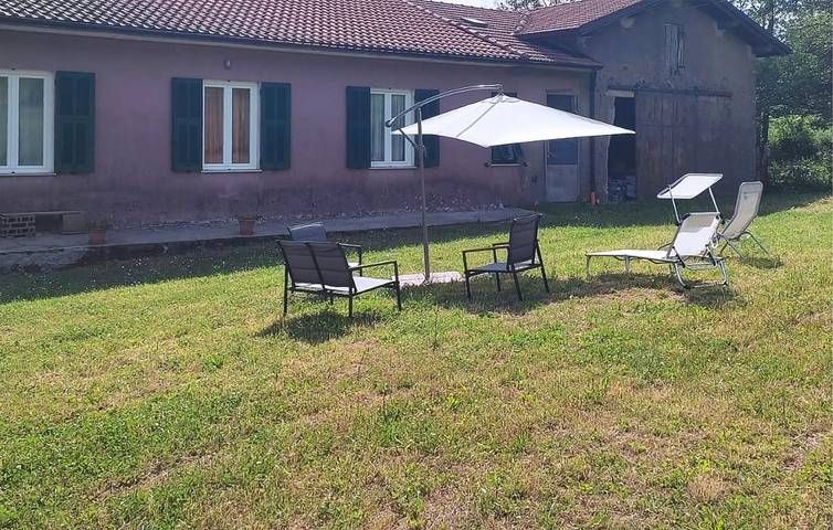 Spazioso appartamento con terrazza, parcheggio e Wi-Fi in Varese Ligure, Provincia di La Spezia