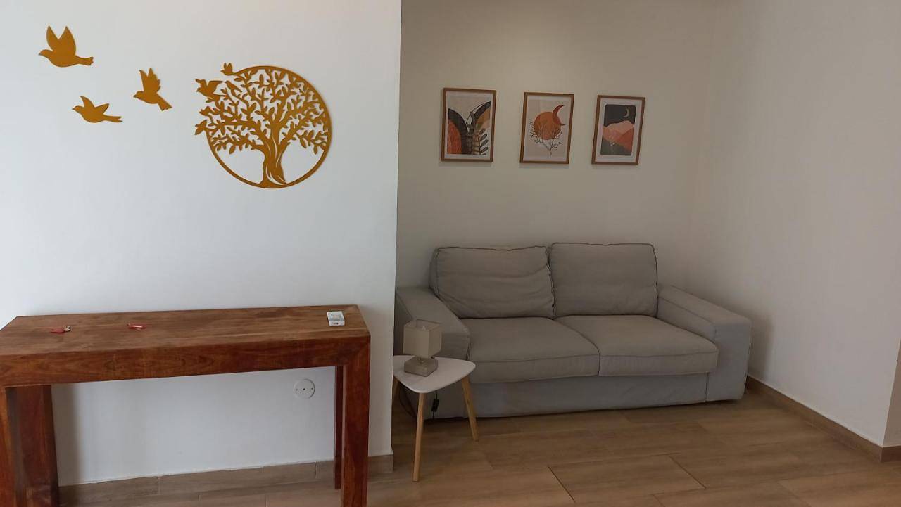 Appartement entier, Two-Bedroom Apartment in Montbazin, Côte méditerranéenne (France)