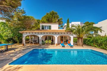 Vacation Rental for 6 Guests in Cala Blanca, Ciutadella, Picture 3