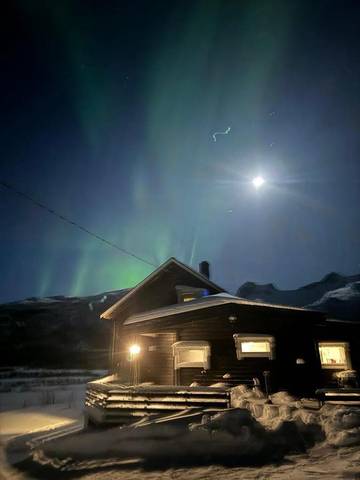 Ferienhaus für 6 Personen, mit Garten und Whirlpool auf den Lofoten