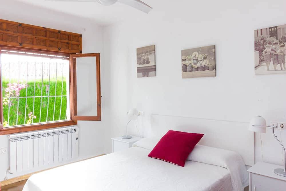 Komfortable familienfreundliche Villa. Eigener Garten und Pool. W-lan. in Dehesa de Campoamor, Orihuela