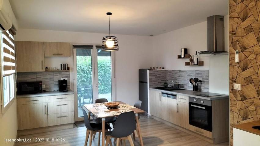 Chalet pour 4 personnes, avec Jacuzzi et Terrasse